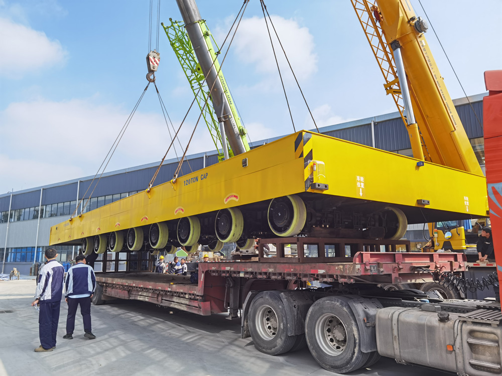 百吨级智能重载无轨搬运车成功交付